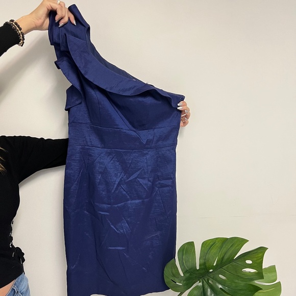 Eliza J One shoulder ruffle Sleeve dress - Picture 2 of 6